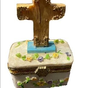 Unique Vintage Cross Trinket Box - Vintage & collectibles